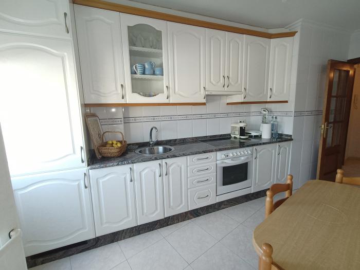 Se vende piso en muy buen estado en Abesadas